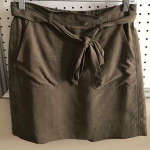 Loft elastic waist mini skirt